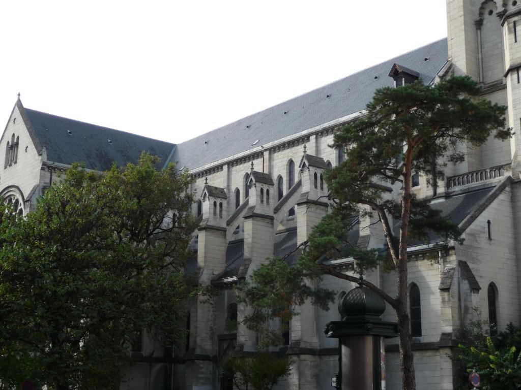 Hotel Le Postillon Pau Exterior photo