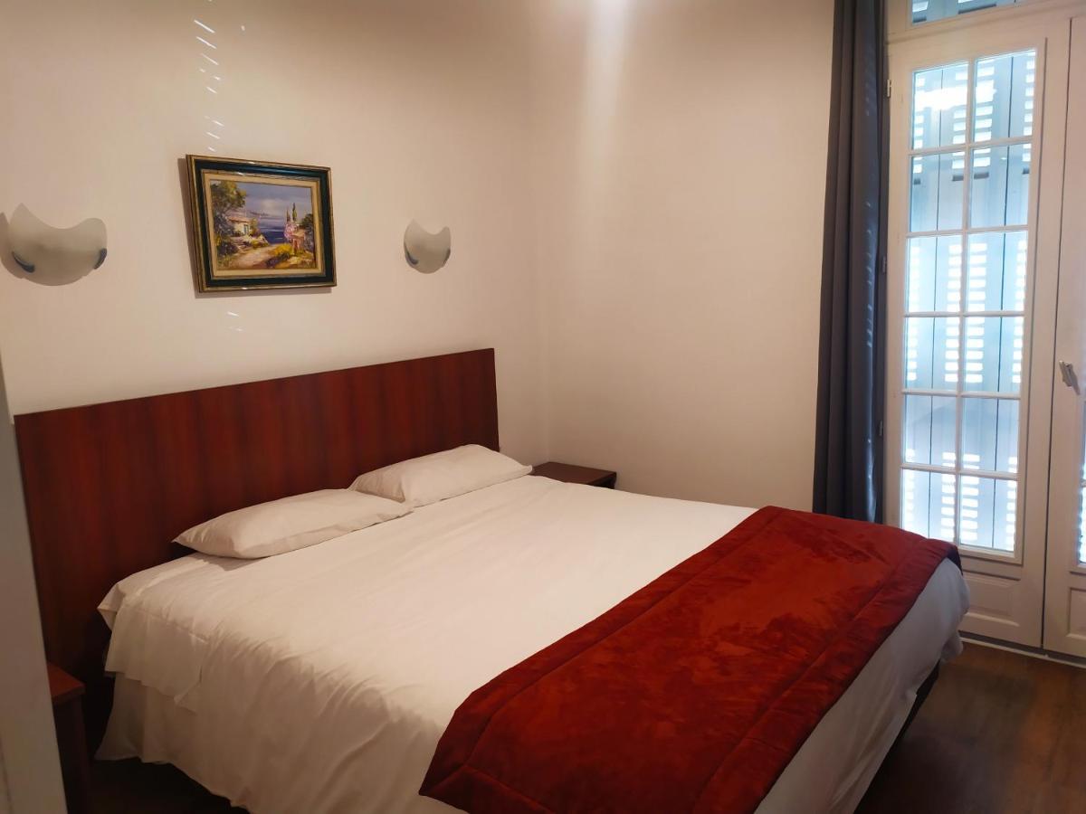Hotel Le Postillon Pau Exterior photo